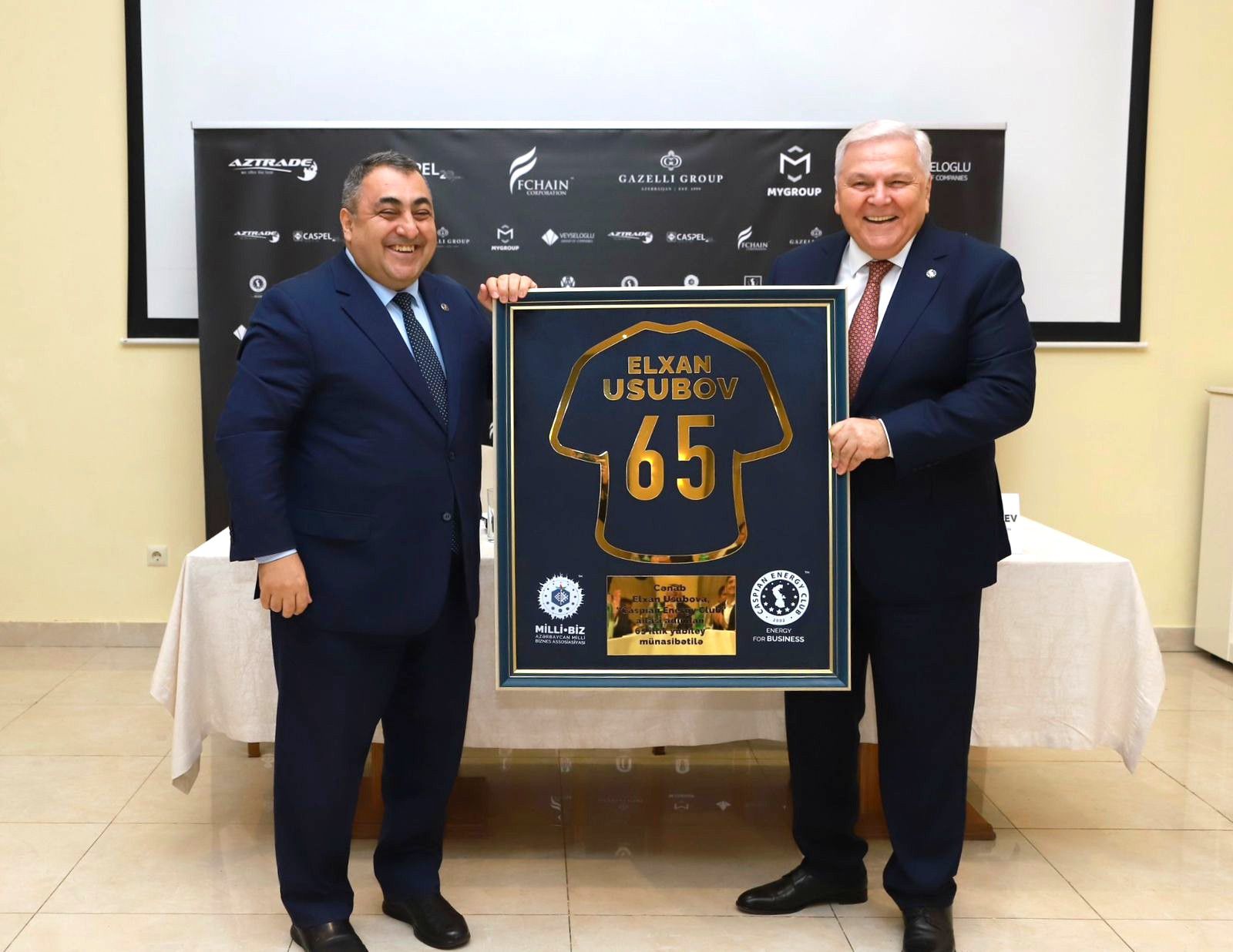 Şəki Şəhər İcra Hakimiyyətinin başçısı Elxan Usubov “Caspian Energy Club”ın üzvləri ilə görüşüb
