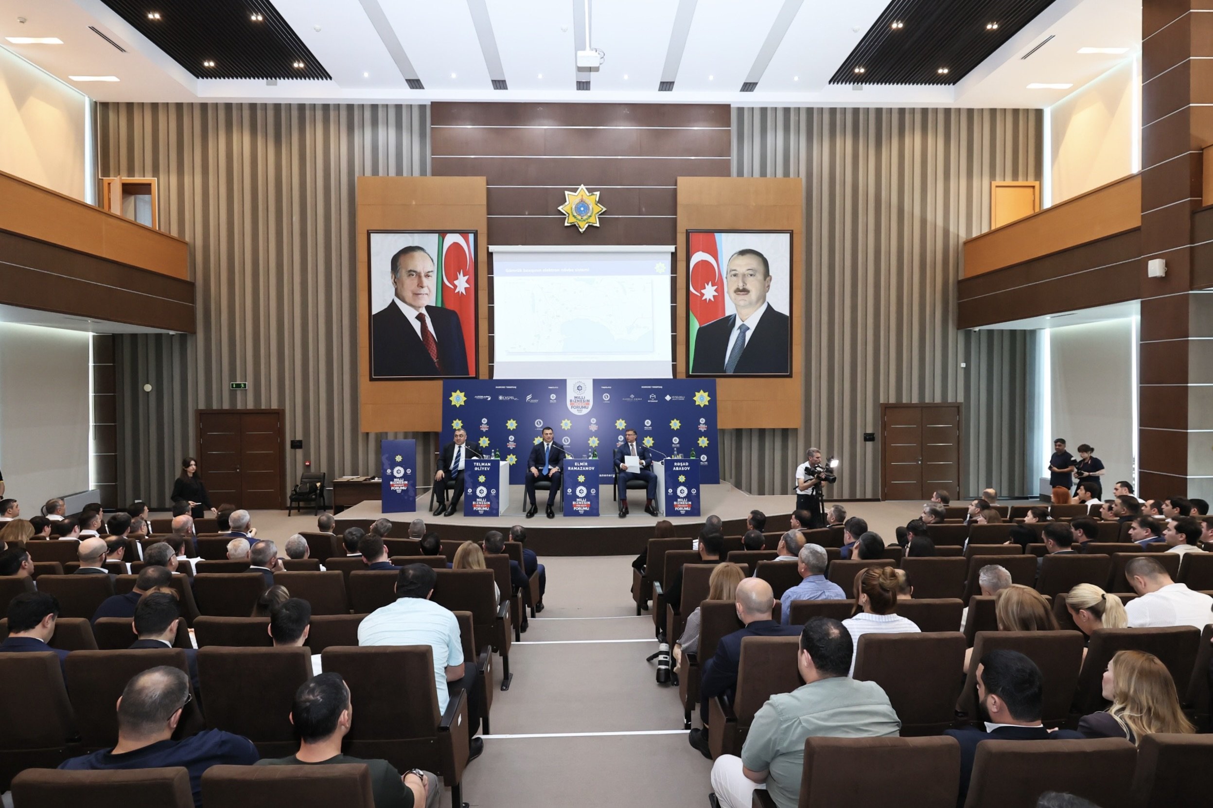 Bakı Baş Gömrük İdarəsində Milli Biznesin İnkişafı Forumunun xüsusi sessiyası keçirilib